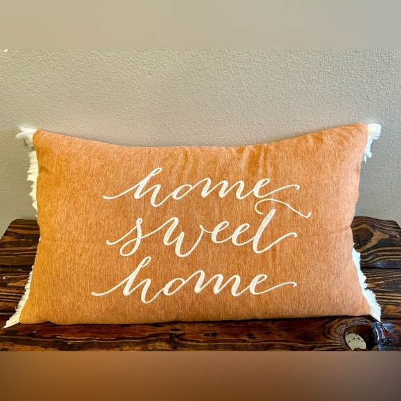 Decorative pillow - Picture 1 of 4